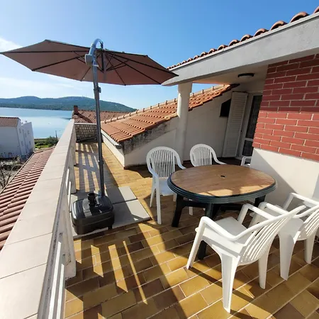 Kaktusa Apartment Pirovac